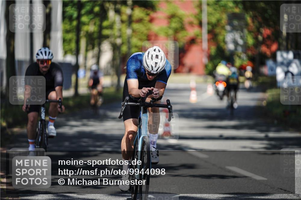 09.08.2026 - GEWOBA Citytriathlon Bremen Michael Burmester http://msf.ph/oto/9944098 09.08.2026 10:30:51 Radfahren 299, 311, 317, 320, 470 meine-sportfotos.de