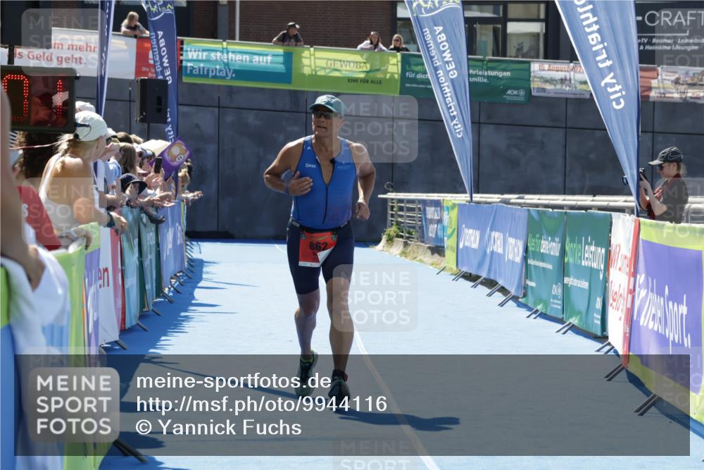 09.08.2026 - GEWOBA Citytriathlon Bremen Yannick Fuchs http://msf.ph/oto/9944116 09.08.2026 14:14:23 Ziel 759, 862 meine-sportfotos.de