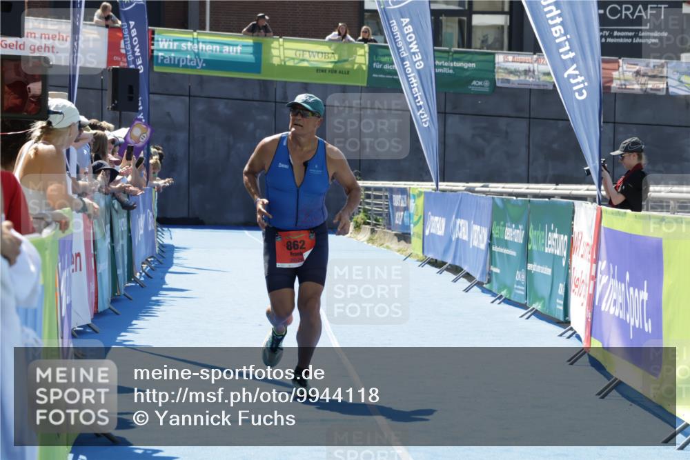 09.08.2026 - GEWOBA Citytriathlon Bremen Yannick Fuchs http://msf.ph/oto/9944118 09.08.2026 14:14:24 Ziel 759, 862 meine-sportfotos.de