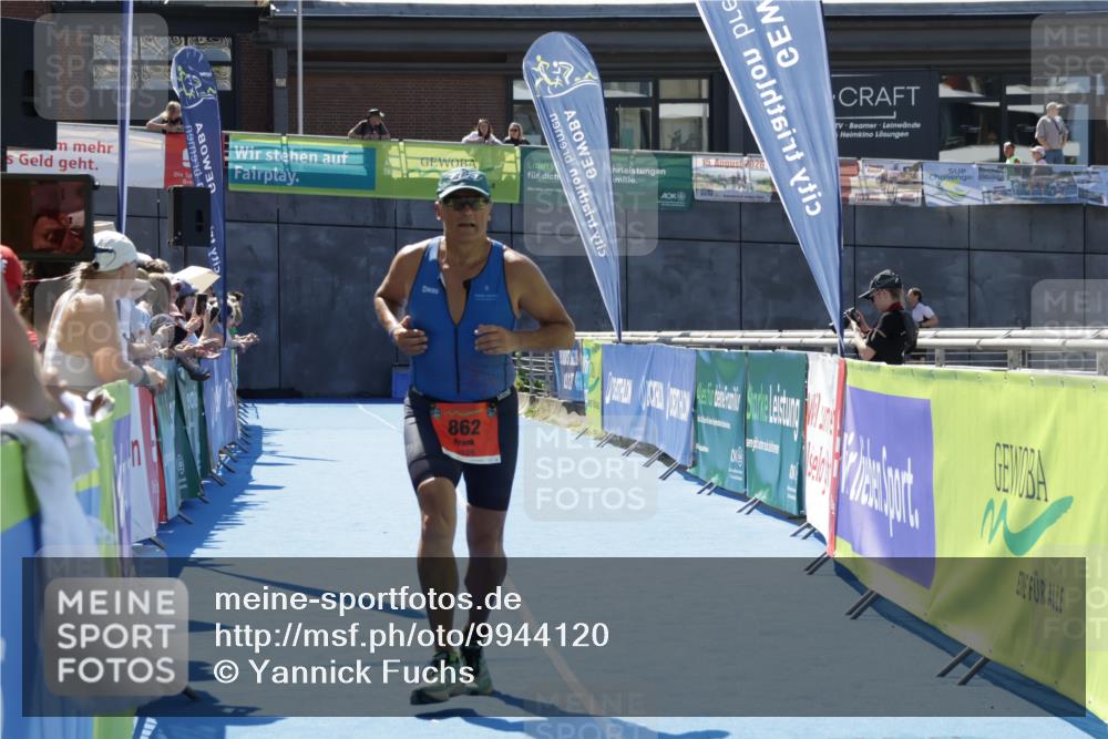 09.08.2026 - GEWOBA Citytriathlon Bremen Yannick Fuchs http://msf.ph/oto/9944120 09.08.2026 14:14:24 Ziel 759, 862 meine-sportfotos.de