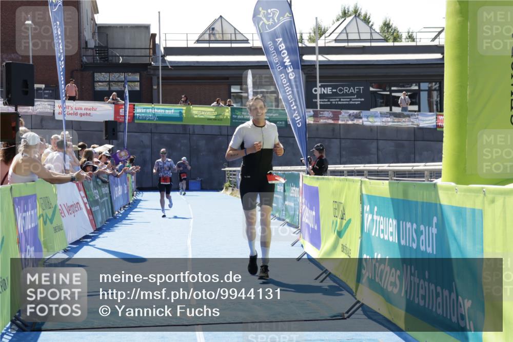 09.08.2026 - GEWOBA Citytriathlon Bremen Yannick Fuchs http://msf.ph/oto/9944131 09.08.2026 14:14:38 Ziel 728, 960 meine-sportfotos.de