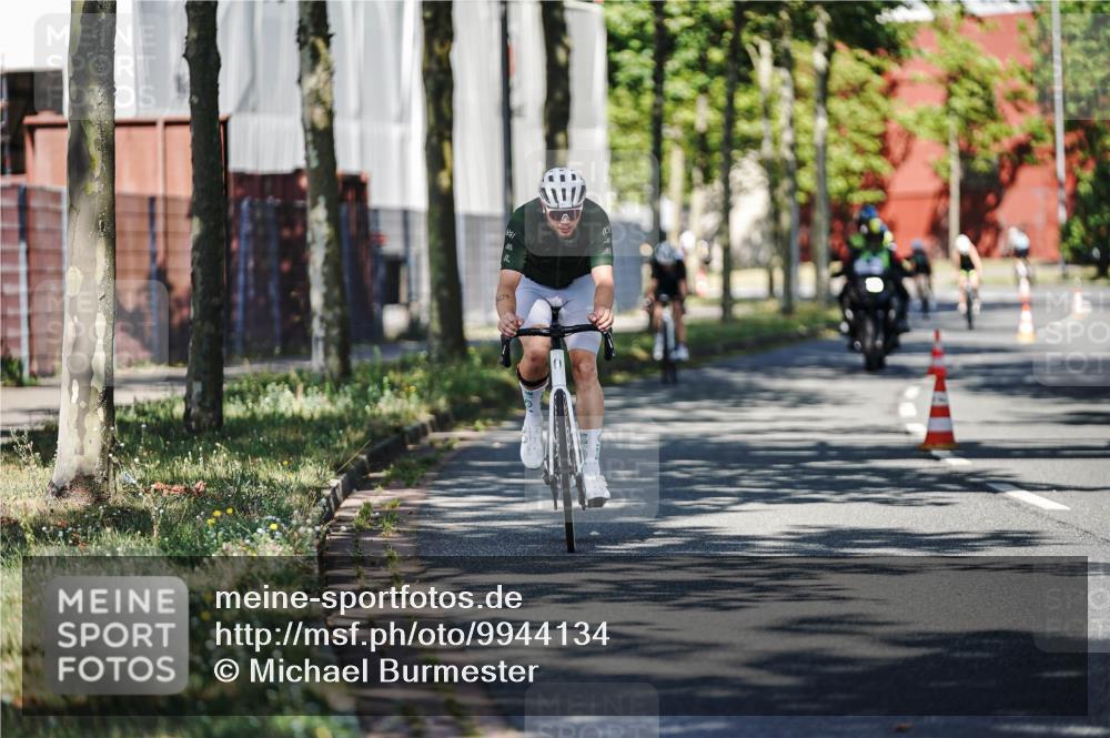 09.08.2026 - GEWOBA Citytriathlon Bremen Michael Burmester http://msf.ph/oto/9944134 09.08.2026 10:31:20 Radfahren 59, 304, 454 meine-sportfotos.de