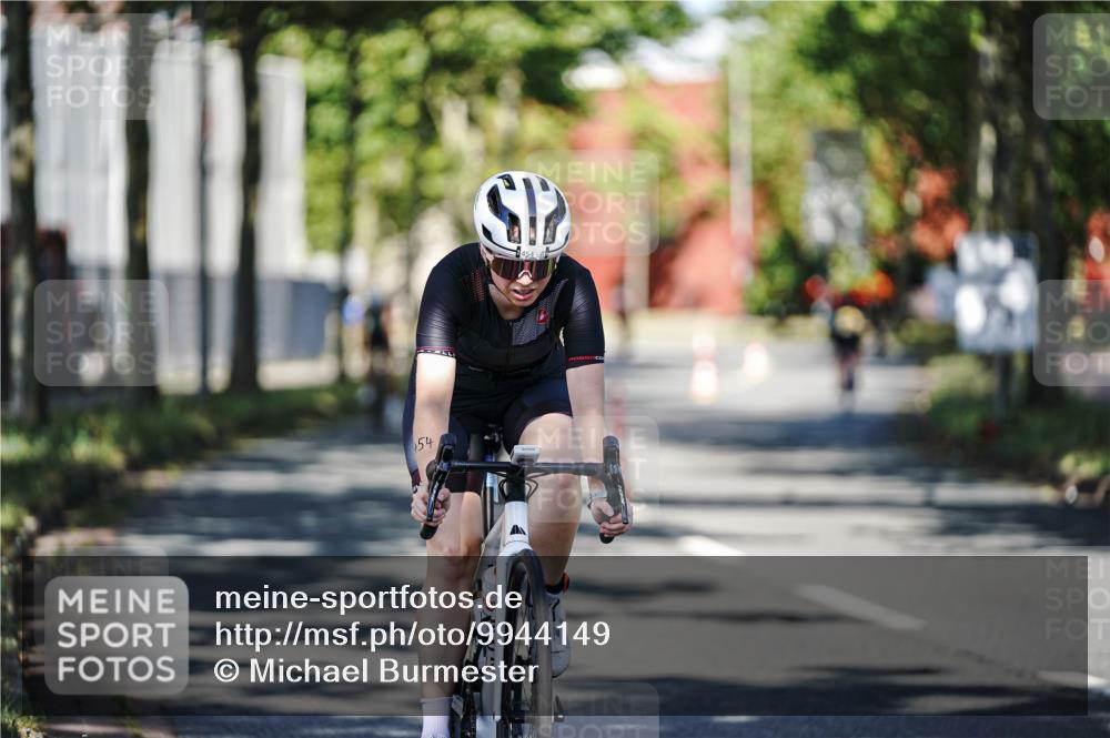 09.08.2026 - GEWOBA Citytriathlon Bremen Michael Burmester http://msf.ph/oto/9944149 09.08.2026 10:31:25 Radfahren 304, 365, 454, 472 meine-sportfotos.de