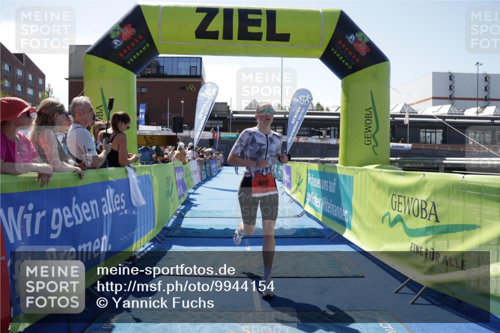 09.08.2026 - GEWOBA Citytriathlon Bremen Yannick Fuchs http://msf.ph/oto/9944154 09.08.2026 14:14:44 Ziel 728, 960 meine-sportfotos.de