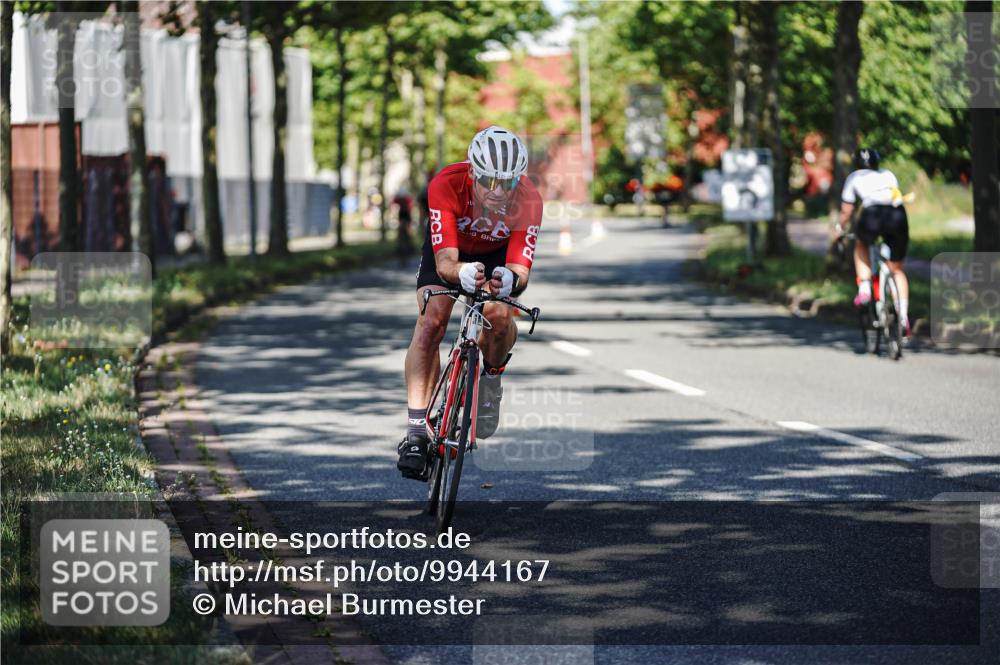 09.08.2026 - GEWOBA Citytriathlon Bremen Michael Burmester http://msf.ph/oto/9944167 09.08.2026 10:31:31 Radfahren 288, 304, 365, 397, 405, 430, 454, 472 meine-sportfotos.de