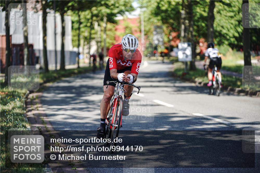 09.08.2026 - GEWOBA Citytriathlon Bremen Michael Burmester http://msf.ph/oto/9944170 09.08.2026 10:31:31 Radfahren 288, 304, 365, 397, 405, 430, 454, 472 meine-sportfotos.de