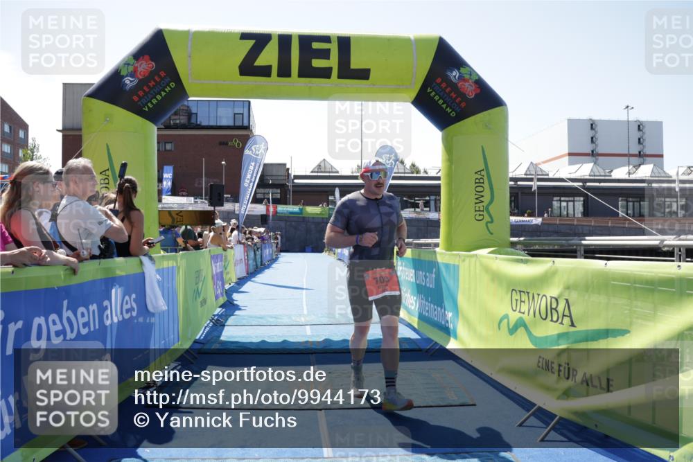 09.08.2026 - GEWOBA Citytriathlon Bremen Yannick Fuchs http://msf.ph/oto/9944173 09.08.2026 14:14:53 Ziel 703 meine-sportfotos.de