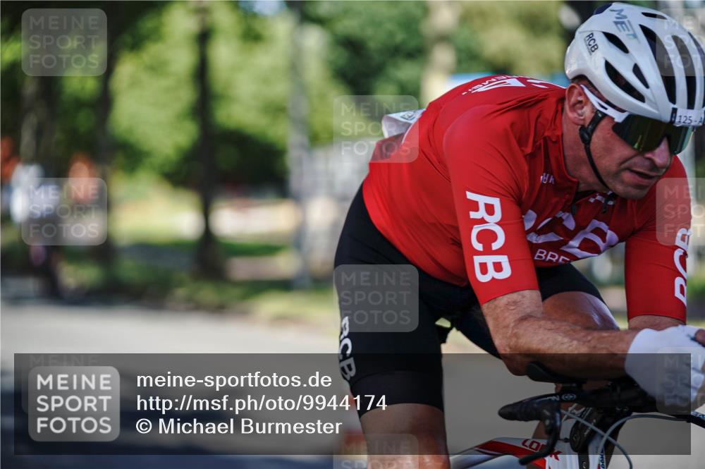 09.08.2026 - GEWOBA Citytriathlon Bremen Michael Burmester http://msf.ph/oto/9944174 09.08.2026 10:31:31 Radfahren 288, 304, 365, 397, 405, 430, 454, 472 meine-sportfotos.de