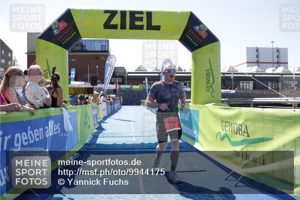 09.08.2026 - GEWOBA Citytriathlon Bremen Yannick Fuchs http://msf.ph/oto/9944175 09.08.2026 14:14:53 Ziel 703 meine-sportfotos.de