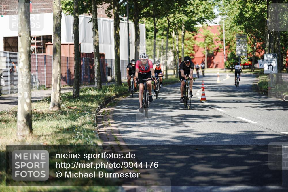 09.08.2026 - GEWOBA Citytriathlon Bremen Michael Burmester http://msf.ph/oto/9944176 09.08.2026 10:31:35 Radfahren 125, 288, 304, 365, 397, 405, 430, 454, 458, 472 meine-sportfotos.de