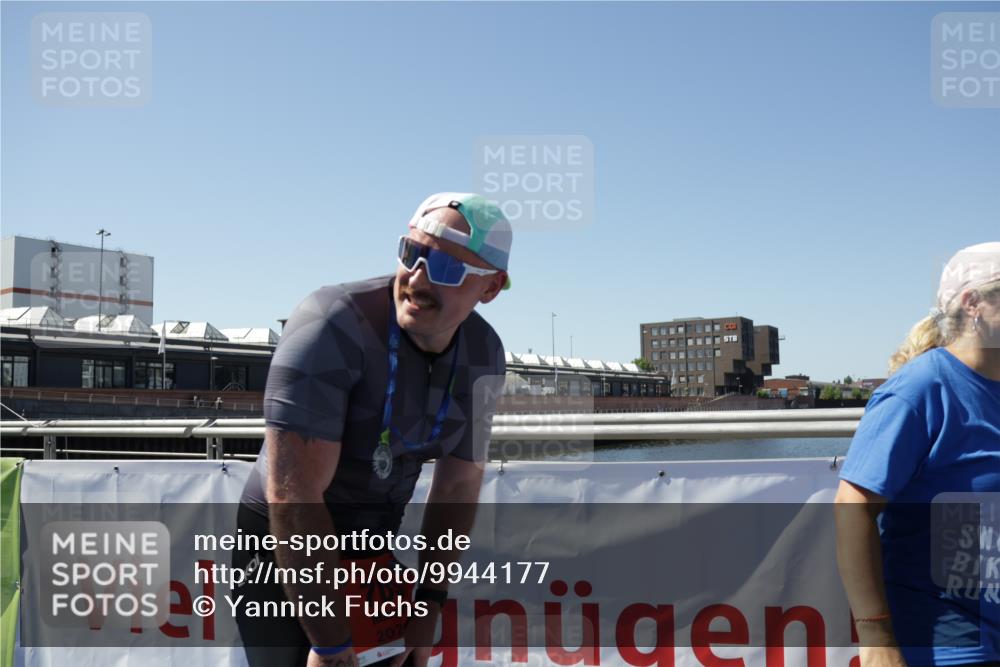 09.08.2026 - GEWOBA Citytriathlon Bremen Yannick Fuchs http://msf.ph/oto/9944177 09.08.2026 14:14:57 Ziel  meine-sportfotos.de