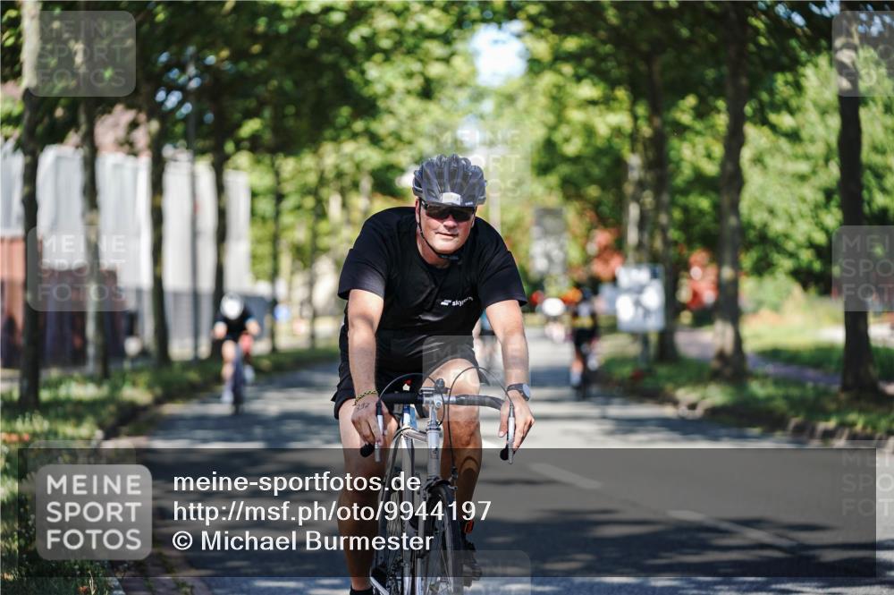 09.08.2026 - GEWOBA Citytriathlon Bremen Michael Burmester http://msf.ph/oto/9944197 09.08.2026 10:31:39 Radfahren 125, 288, 365, 397, 405, 430, 443, 458, 472, 489 meine-sportfotos.de