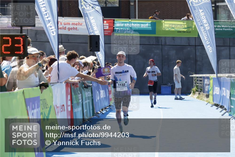 09.08.2026 - GEWOBA Citytriathlon Bremen Yannick Fuchs http://msf.ph/oto/9944203 09.08.2026 14:15:46 Ziel 1132 meine-sportfotos.de