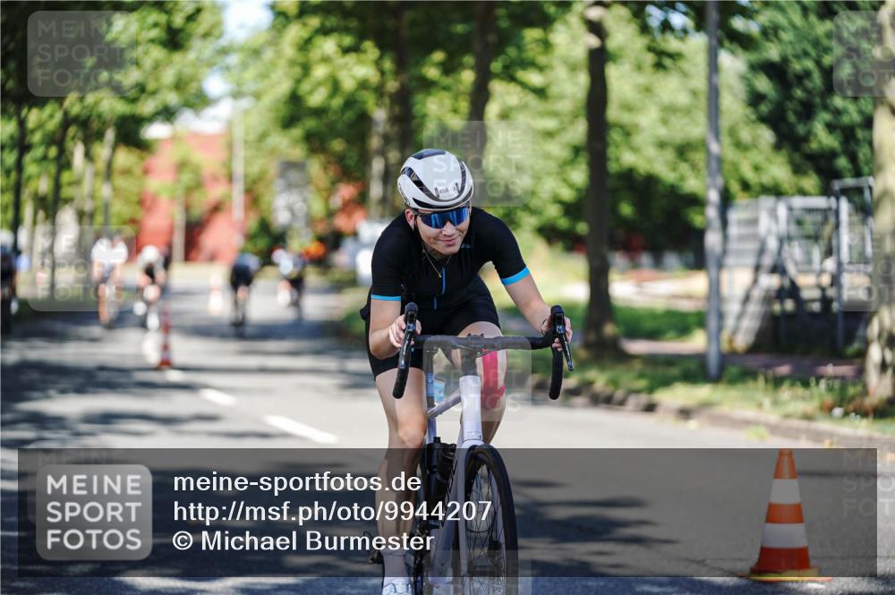 09.08.2026 - GEWOBA Citytriathlon Bremen Michael Burmester http://msf.ph/oto/9944207 09.08.2026 10:31:42 Radfahren 25, 125, 288, 344, 365, 397, 405, 430, 443, 458, 472, 489 meine-sportfotos.de
