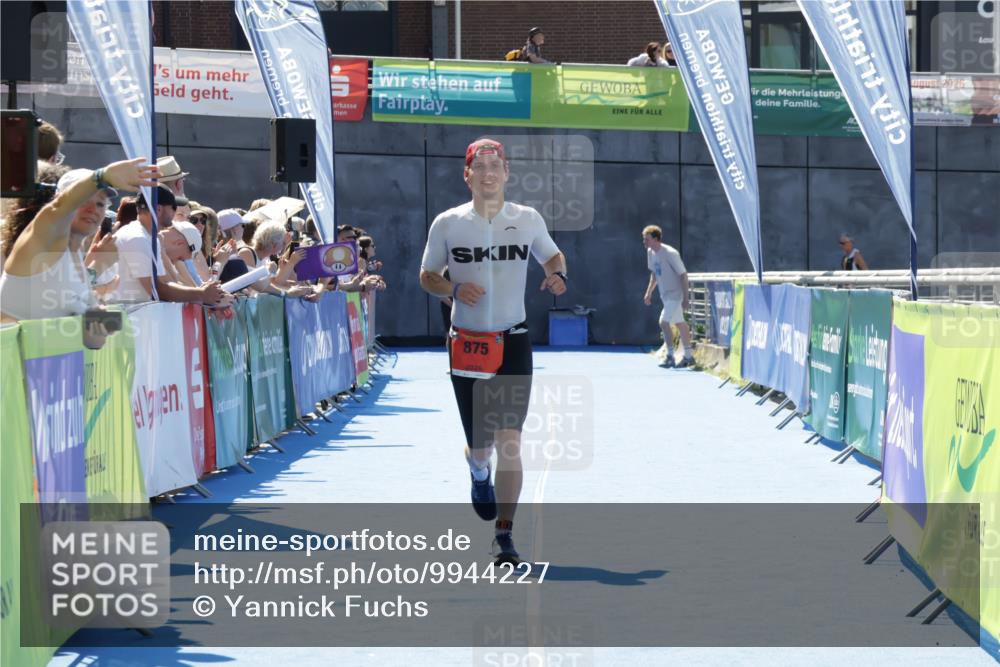 09.08.2026 - GEWOBA Citytriathlon Bremen Yannick Fuchs http://msf.ph/oto/9944227 09.08.2026 14:15:52 Ziel 875, 1132 meine-sportfotos.de