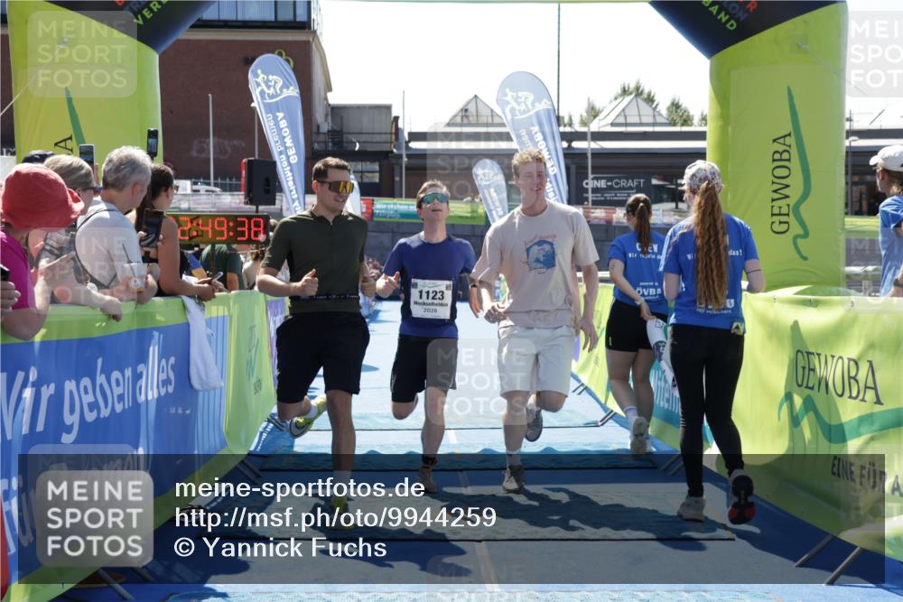 09.08.2026 - GEWOBA Citytriathlon Bremen Yannick Fuchs http://msf.ph/oto/9944259 09.08.2026 14:16:01 Ziel 1123 meine-sportfotos.de
