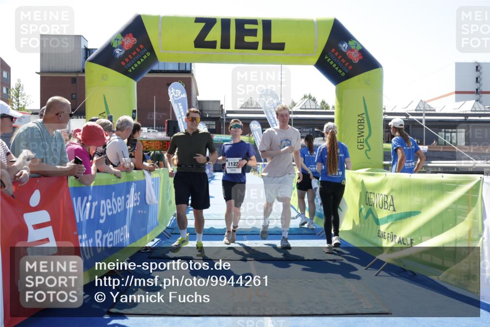 09.08.2026 - GEWOBA Citytriathlon Bremen Yannick Fuchs http://msf.ph/oto/9944261 09.08.2026 14:16:01 Ziel 1123 meine-sportfotos.de
