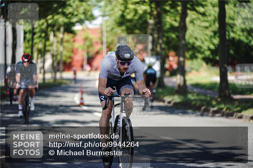 09.08.2026 - GEWOBA Citytriathlon Bremen Michael Burmester http://msf.ph/oto/9944264 09.08.2026 10:32:15 Radfahren 239, 249, 445, 456, 500 meine-sportfotos.de