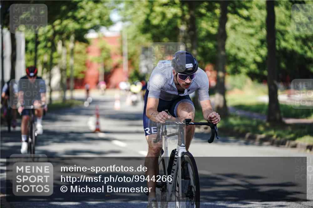 09.08.2026 - GEWOBA Citytriathlon Bremen Michael Burmester http://msf.ph/oto/9944266 09.08.2026 10:32:15 Radfahren 239, 249, 445, 456, 500 meine-sportfotos.de