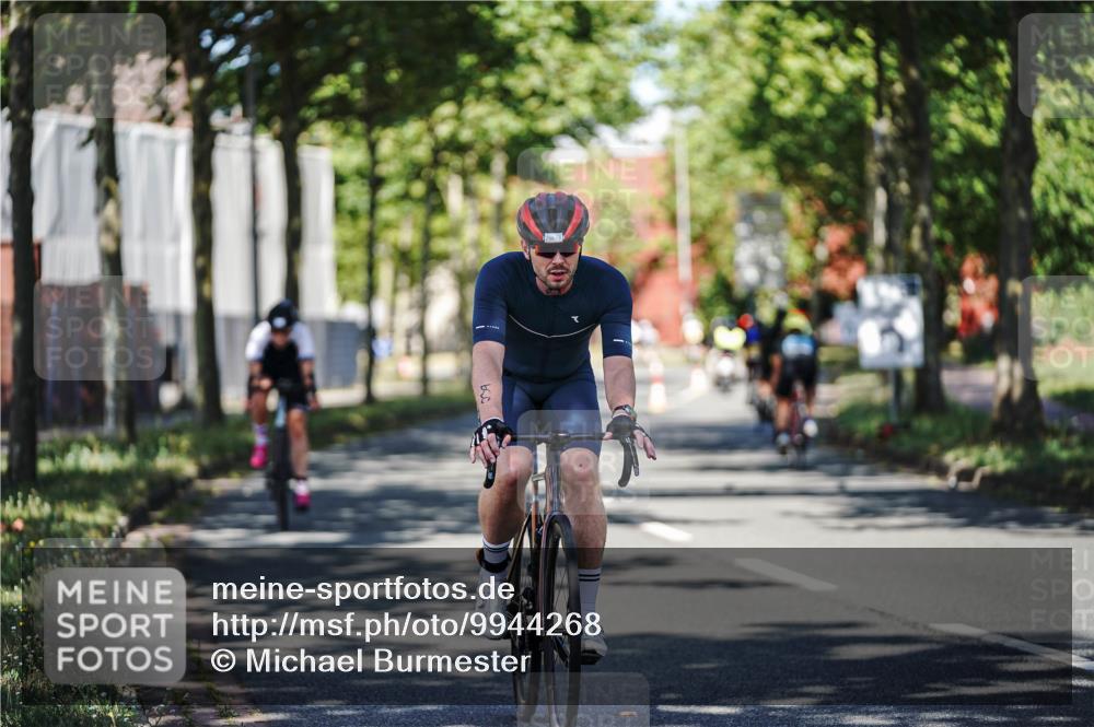 09.08.2026 - GEWOBA Citytriathlon Bremen Michael Burmester http://msf.ph/oto/9944268 09.08.2026 10:32:16 Radfahren 239, 249, 445, 456, 500 meine-sportfotos.de