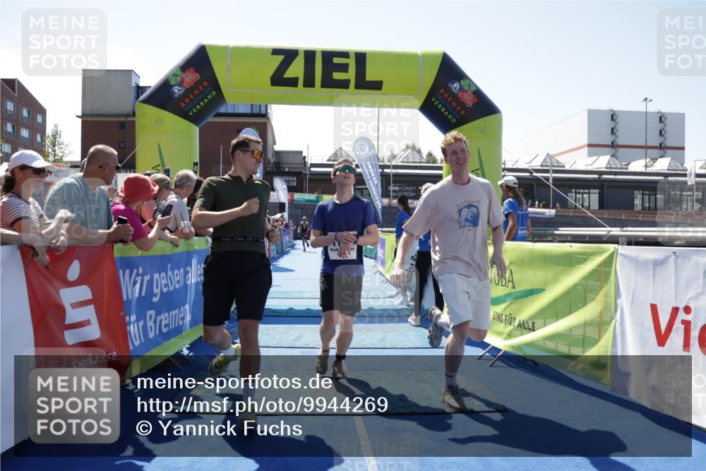 09.08.2026 - GEWOBA Citytriathlon Bremen Yannick Fuchs http://msf.ph/oto/9944269 09.08.2026 14:16:02 Ziel 1123 meine-sportfotos.de