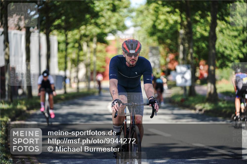 09.08.2026 - GEWOBA Citytriathlon Bremen Michael Burmester http://msf.ph/oto/9944272 09.08.2026 10:32:16 Radfahren 239, 249, 445, 456, 500 meine-sportfotos.de