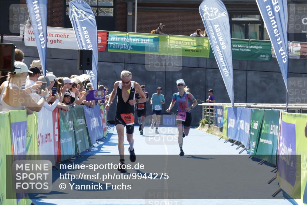 09.08.2026 - GEWOBA Citytriathlon Bremen Yannick Fuchs http://msf.ph/oto/9944275 09.08.2026 14:16:05 Ziel 869, 1016, 1016, 1123 meine-sportfotos.de