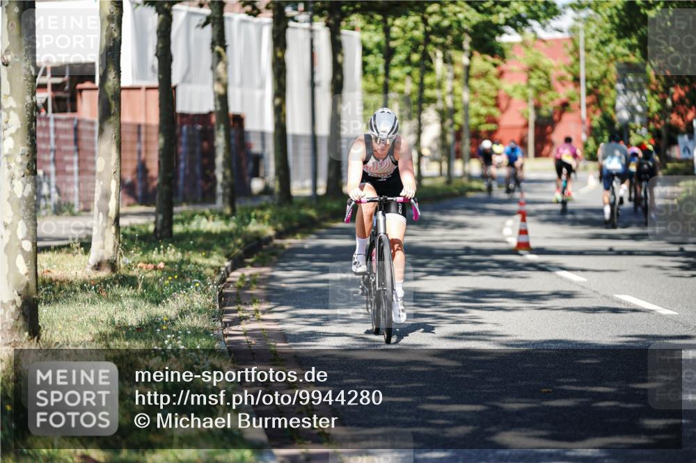 09.08.2026 - GEWOBA Citytriathlon Bremen Michael Burmester http://msf.ph/oto/9944280 09.08.2026 10:32:23 Radfahren 239, 249, 445, 456 meine-sportfotos.de