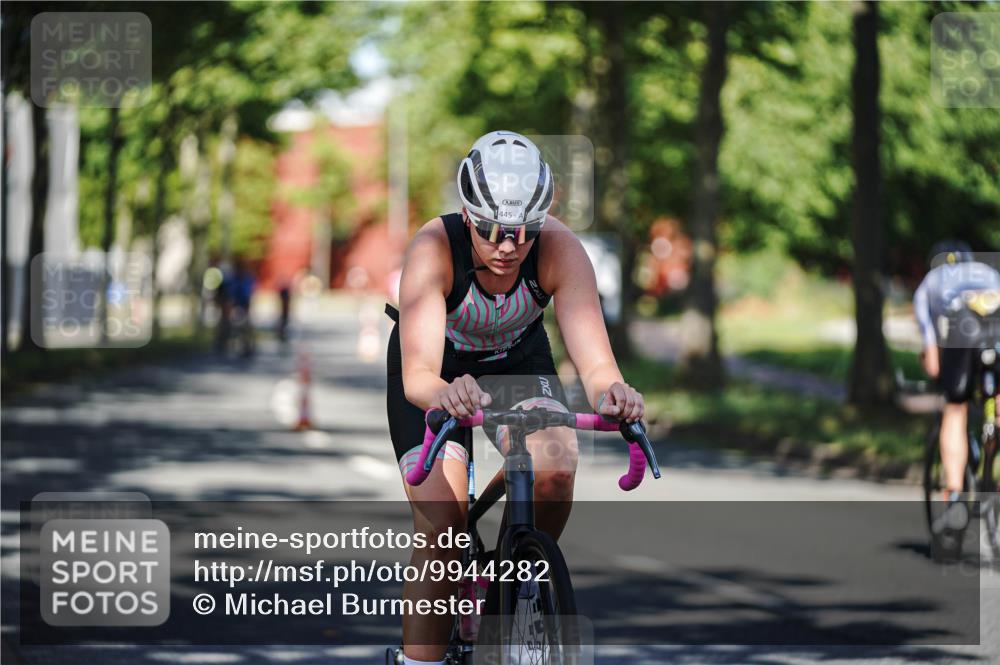 09.08.2026 - GEWOBA Citytriathlon Bremen Michael Burmester http://msf.ph/oto/9944282 09.08.2026 10:32:24 Radfahren 39, 239, 249, 445, 456 meine-sportfotos.de