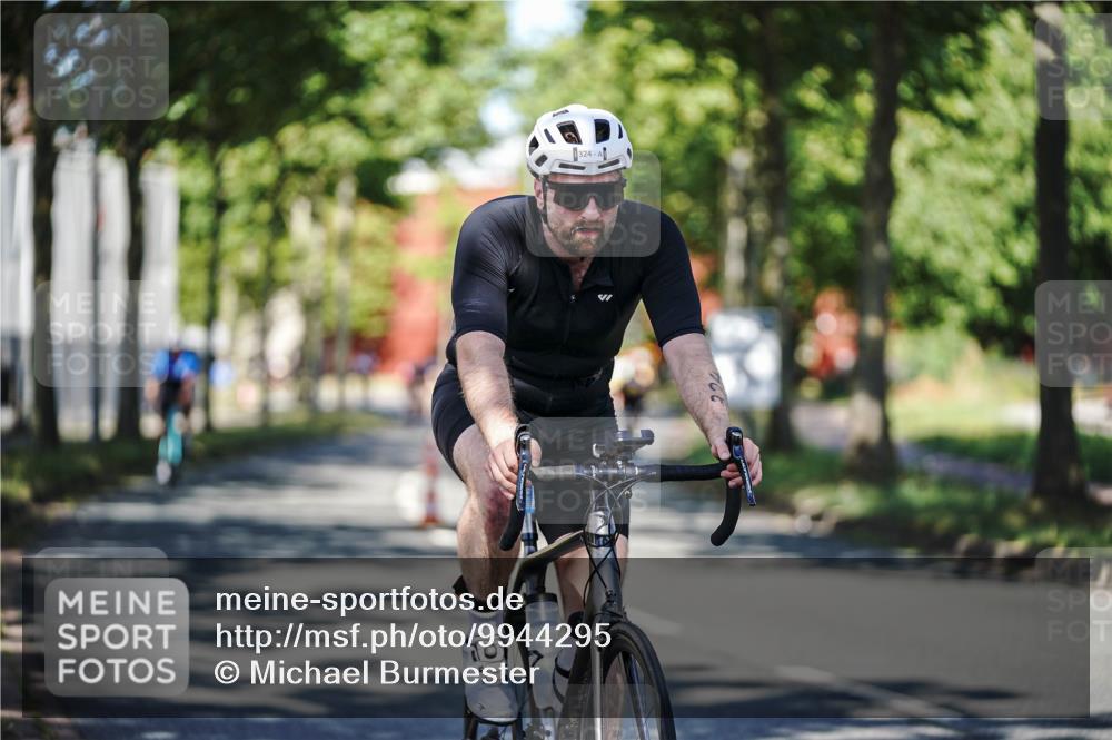 09.08.2026 - GEWOBA Citytriathlon Bremen Michael Burmester http://msf.ph/oto/9944295 09.08.2026 10:32:32 Radfahren 39, 131, 249, 324, 385, 445, 515 meine-sportfotos.de