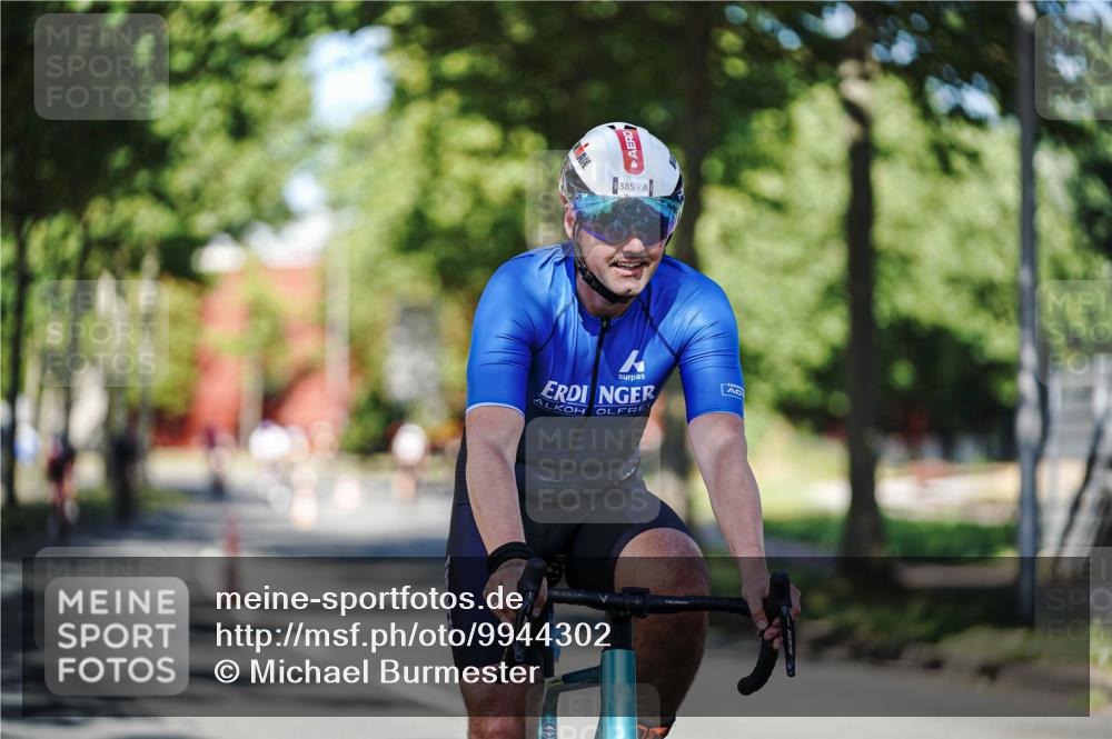 09.08.2026 - GEWOBA Citytriathlon Bremen Michael Burmester http://msf.ph/oto/9944302 09.08.2026 10:32:37 Radfahren 7, 39, 131, 303, 324, 374, 385, 515 meine-sportfotos.de