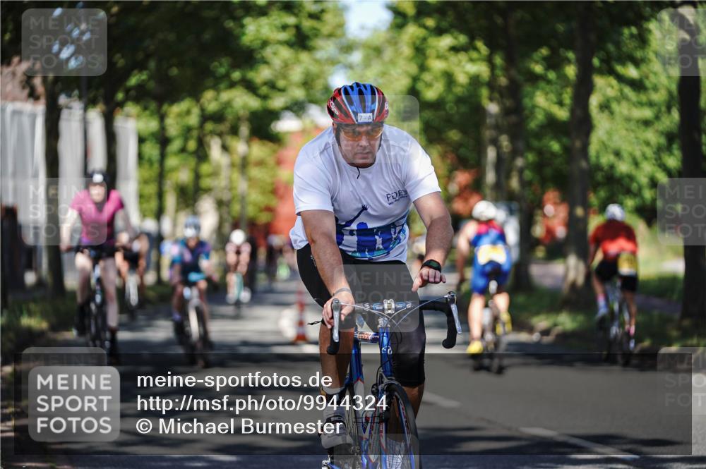 09.08.2026 - GEWOBA Citytriathlon Bremen Michael Burmester http://msf.ph/oto/9944324 09.08.2026 10:32:46 Radfahren 7, 303, 305, 324, 330, 370, 374, 385, 452, 508, 515 meine-sportfotos.de