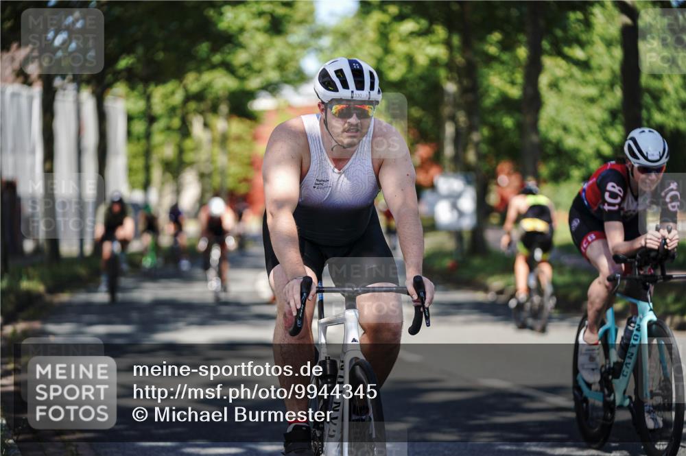 09.08.2026 - GEWOBA Citytriathlon Bremen Michael Burmester http://msf.ph/oto/9944345 09.08.2026 10:32:50 Radfahren 7, 303, 305, 324, 330, 353, 370, 374, 452, 503, 508, 515, 526 meine-sportfotos.de