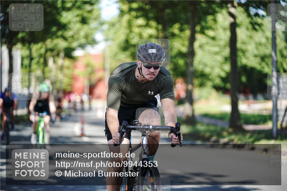 09.08.2026 - GEWOBA Citytriathlon Bremen Michael Burmester http://msf.ph/oto/9944353 09.08.2026 10:32:54 Radfahren 7, 173, 303, 305, 330, 353, 370, 374, 419, 452, 493, 503, 508, 526 meine-sportfotos.de