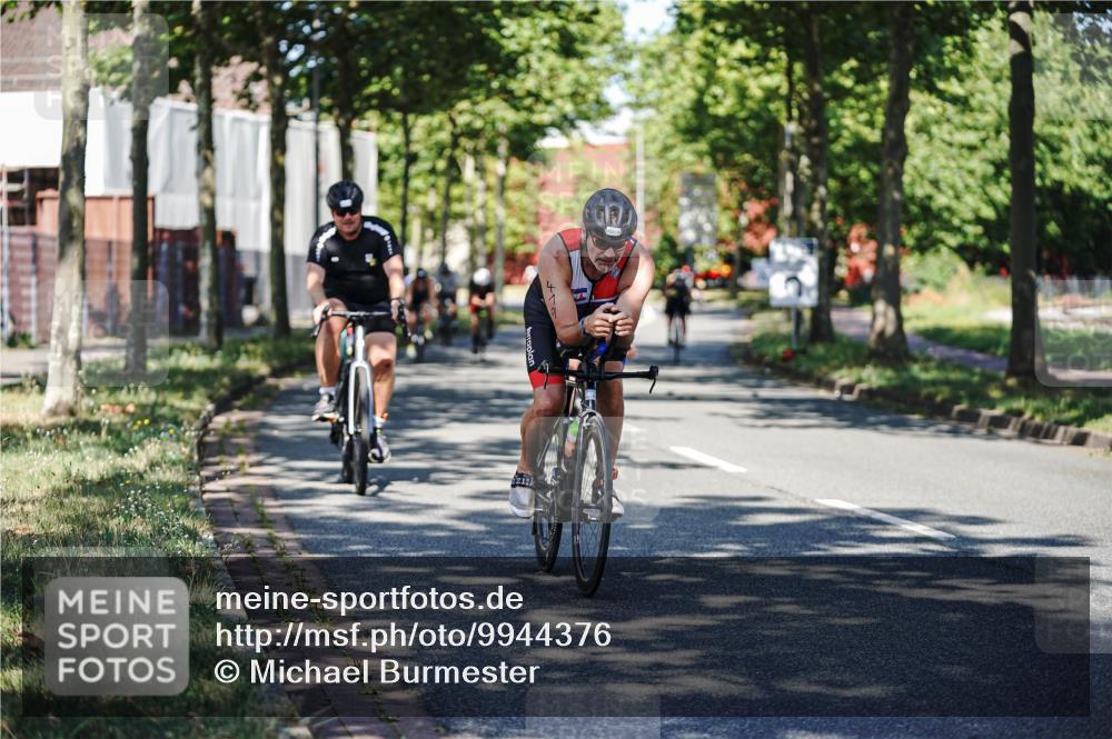 09.08.2026 - GEWOBA Citytriathlon Bremen Michael Burmester http://msf.ph/oto/9944376 09.08.2026 10:32:58 Radfahren 1, 103, 173, 305, 330, 353, 370, 413, 419, 452, 457, 486, 493, 503, 508, 526 meine-sportfotos.de