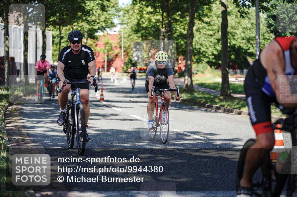 09.08.2026 - GEWOBA Citytriathlon Bremen Michael Burmester http://msf.ph/oto/9944380 09.08.2026 10:32:59 Radfahren 1, 103, 173, 305, 330, 353, 370, 413, 419, 453, 457, 486, 493, 503, 508, 526 meine-sportfotos.de