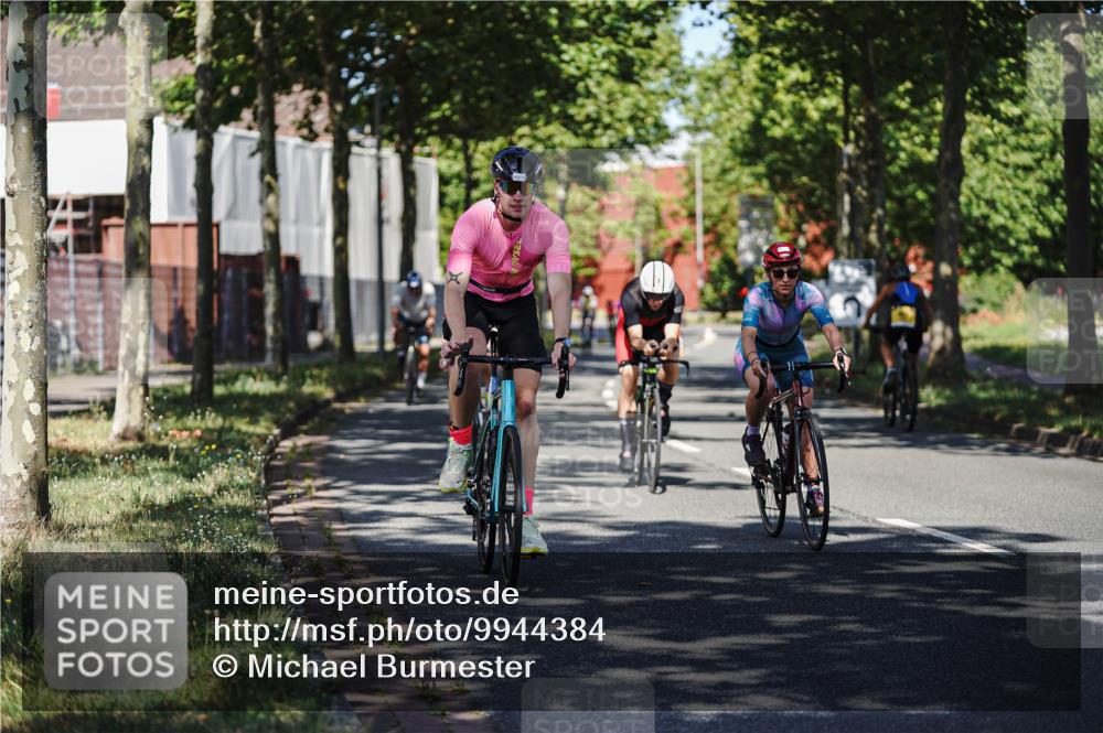 09.08.2026 - GEWOBA Citytriathlon Bremen Michael Burmester http://msf.ph/oto/9944384 09.08.2026 10:33:01 Radfahren 1, 83, 103, 173, 305, 353, 370, 413, 419, 453, 457, 486, 493, 503, 508, 526 meine-sportfotos.de