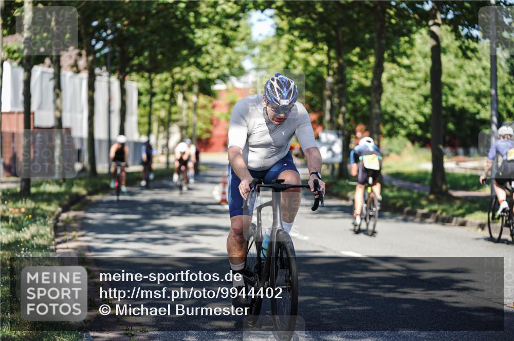 09.08.2026 - GEWOBA Citytriathlon Bremen Michael Burmester http://msf.ph/oto/9944402 09.08.2026 10:33:04 Radfahren 1, 63, 83, 103, 173, 302, 353, 370, 413, 419, 453, 457, 483, 486, 493, 503, 526 meine-sportfotos.de