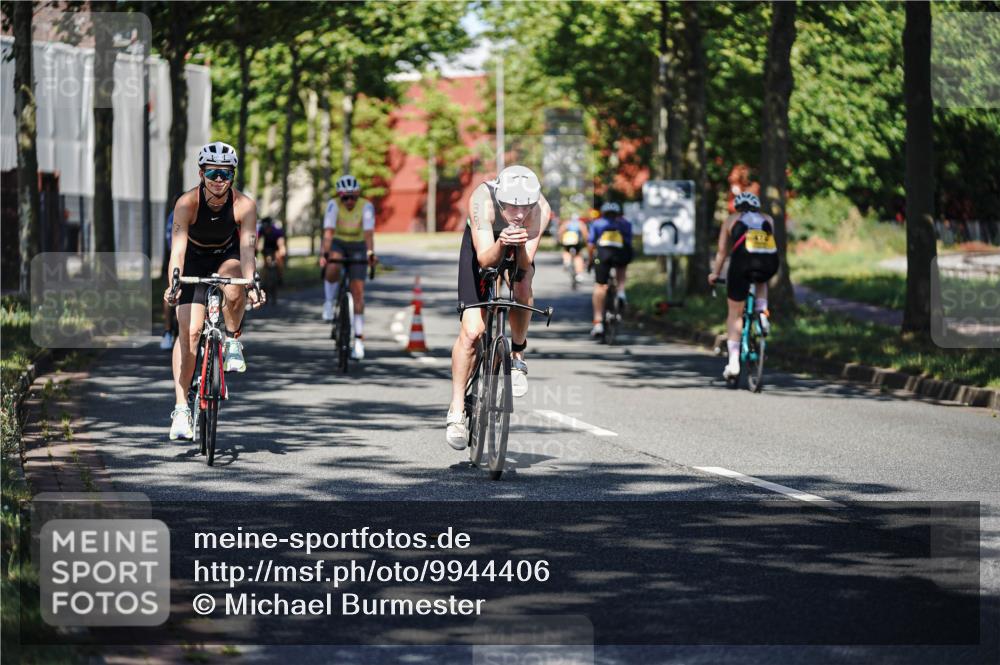 09.08.2026 - GEWOBA Citytriathlon Bremen Michael Burmester http://msf.ph/oto/9944406 09.08.2026 10:33:06 Radfahren 1, 63, 83, 103, 173, 302, 353, 370, 413, 419, 453, 457, 483, 486, 493, 503, 526 meine-sportfotos.de