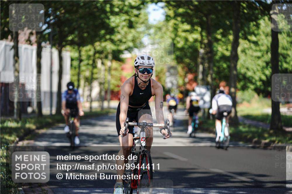 09.08.2026 - GEWOBA Citytriathlon Bremen Michael Burmester http://msf.ph/oto/9944411 09.08.2026 10:33:07 Radfahren 1, 63, 83, 103, 173, 302, 353, 413, 419, 453, 457, 483, 486, 493, 503, 526 meine-sportfotos.de