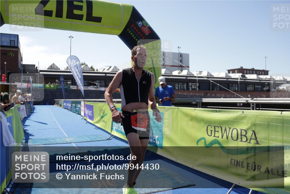 09.08.2026 - GEWOBA Citytriathlon Bremen Yannick Fuchs http://msf.ph/oto/9944430 09.08.2026 14:16:49 Ziel 835 meine-sportfotos.de