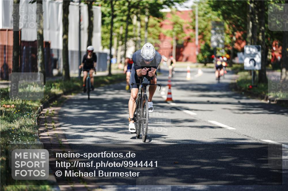09.08.2026 - GEWOBA Citytriathlon Bremen Michael Burmester http://msf.ph/oto/9944441 09.08.2026 10:33:21 Radfahren 63, 177, 285, 302, 410, 433, 483, 484 meine-sportfotos.de