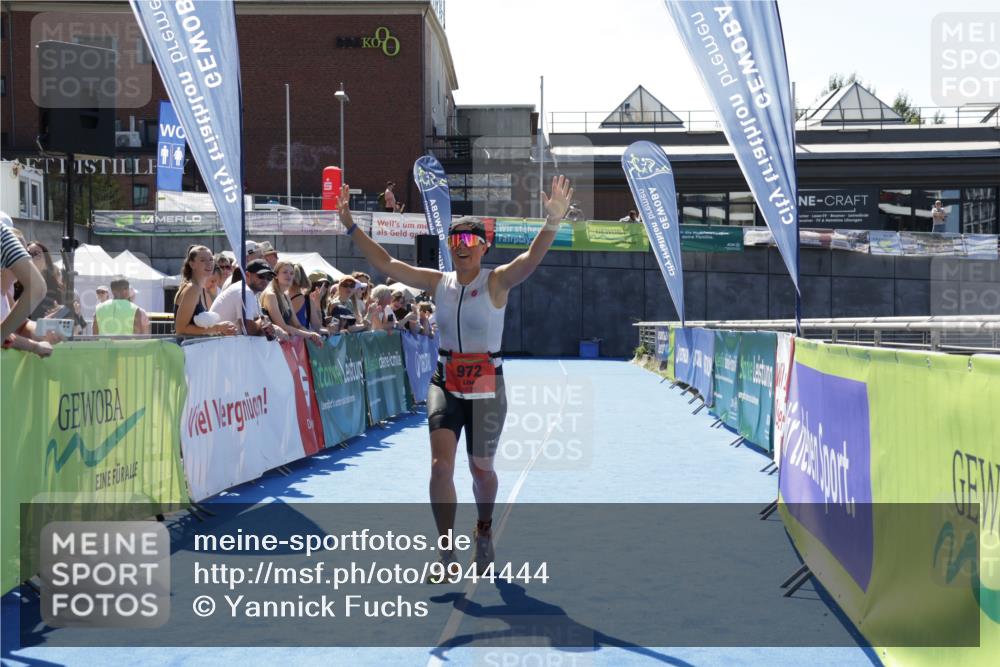 09.08.2026 - GEWOBA Citytriathlon Bremen Yannick Fuchs http://msf.ph/oto/9944444 09.08.2026 14:17:12 Ziel 972 meine-sportfotos.de