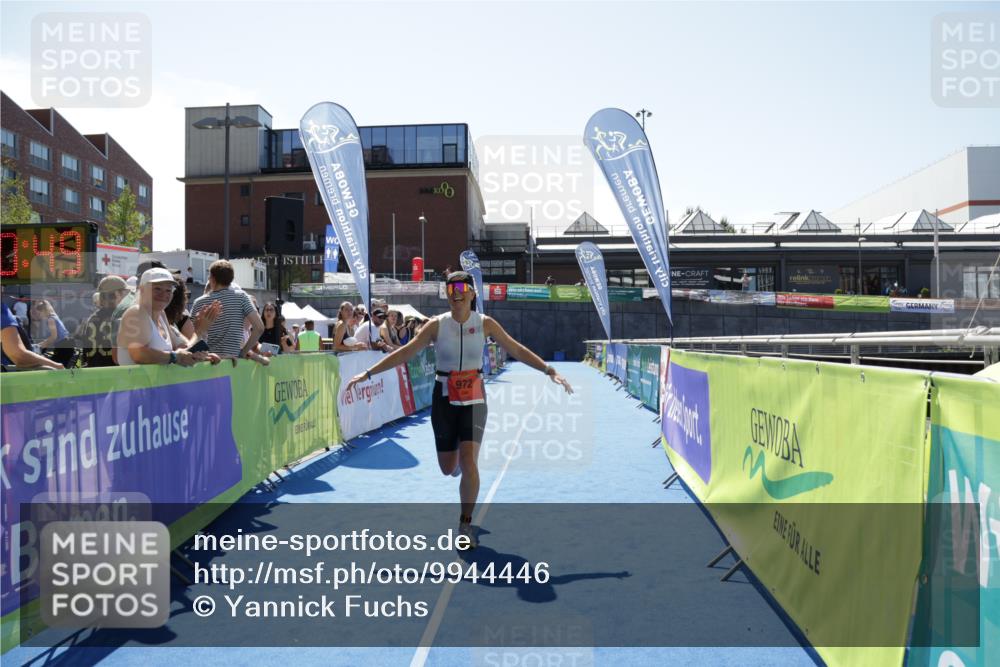 09.08.2026 - GEWOBA Citytriathlon Bremen Yannick Fuchs http://msf.ph/oto/9944446 09.08.2026 14:17:12 Ziel 972 meine-sportfotos.de
