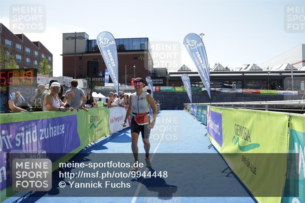 09.08.2026 - GEWOBA Citytriathlon Bremen Yannick Fuchs http://msf.ph/oto/9944448 09.08.2026 14:17:12 Ziel 972 meine-sportfotos.de