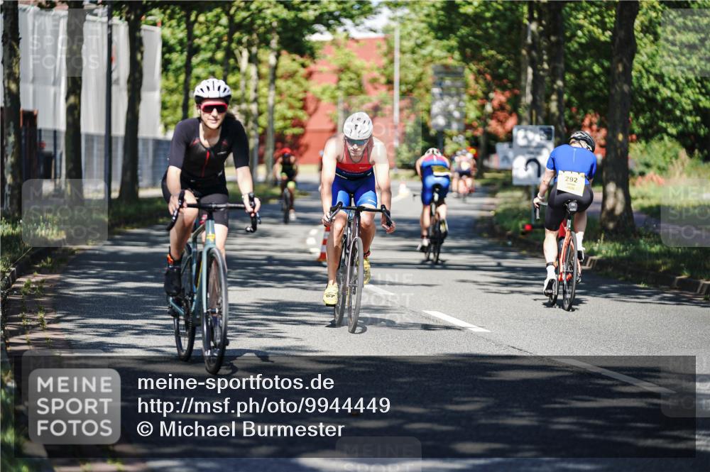 09.08.2026 - GEWOBA Citytriathlon Bremen Michael Burmester http://msf.ph/oto/9944449 09.08.2026 10:33:23 Radfahren 63, 177, 282, 285, 302, 331, 410, 433, 483, 484 meine-sportfotos.de