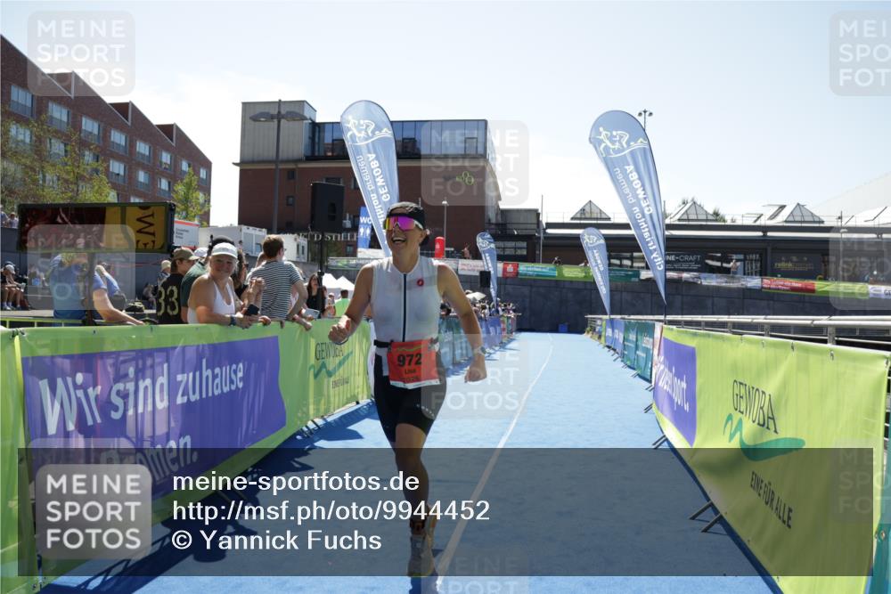 09.08.2026 - GEWOBA Citytriathlon Bremen Yannick Fuchs http://msf.ph/oto/9944452 09.08.2026 14:17:12 Ziel 972 meine-sportfotos.de