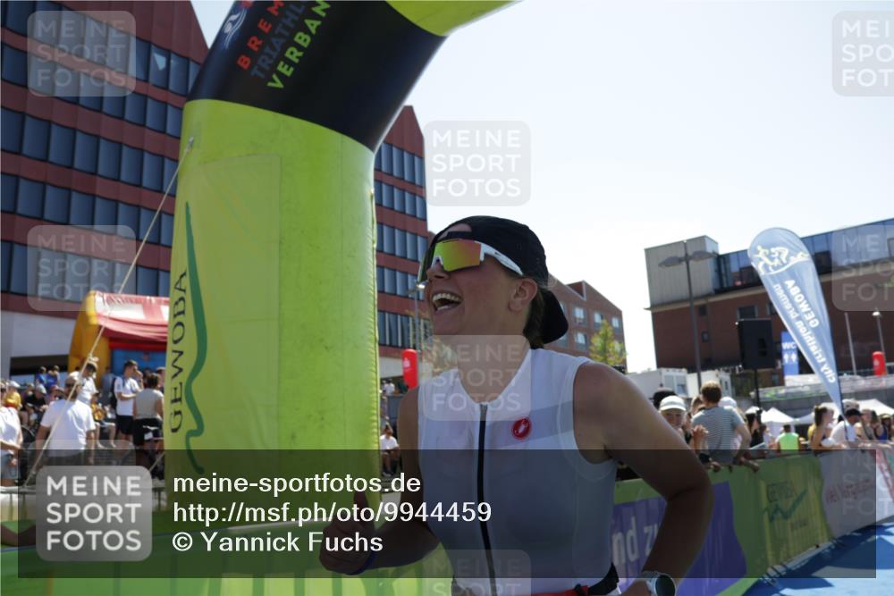 09.08.2026 - GEWOBA Citytriathlon Bremen Yannick Fuchs http://msf.ph/oto/9944459 09.08.2026 14:17:13 Ziel 972 meine-sportfotos.de