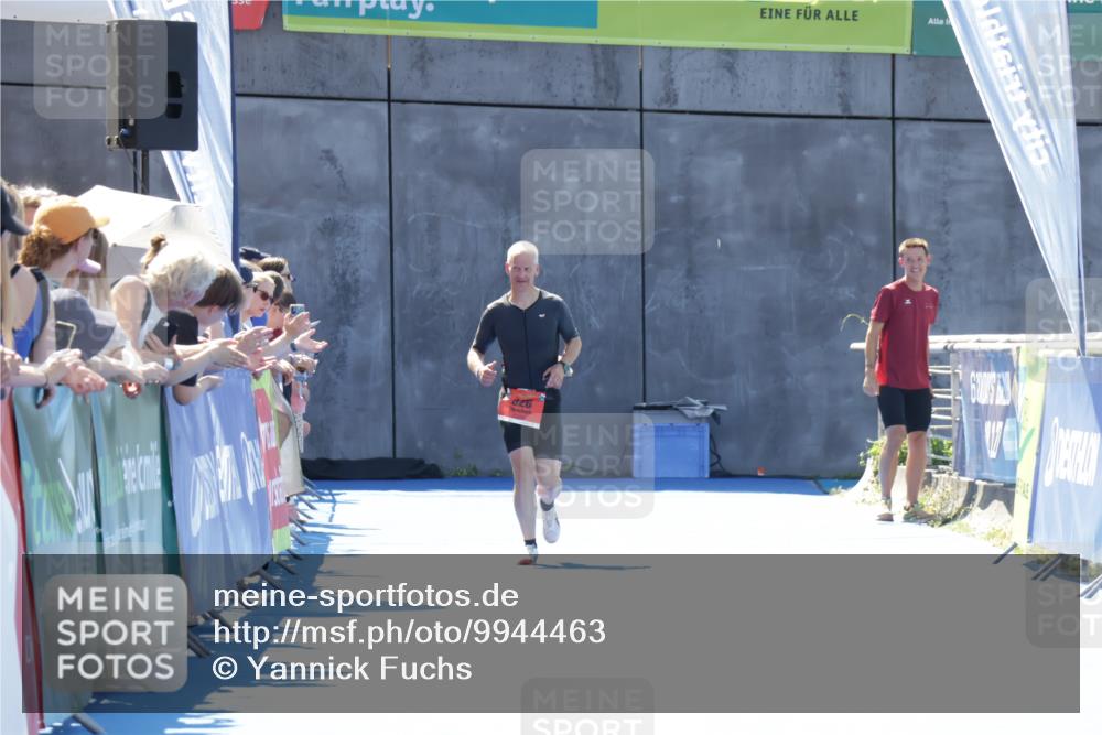 09.08.2026 - GEWOBA Citytriathlon Bremen Yannick Fuchs http://msf.ph/oto/9944463 09.08.2026 14:17:50 Ziel  meine-sportfotos.de