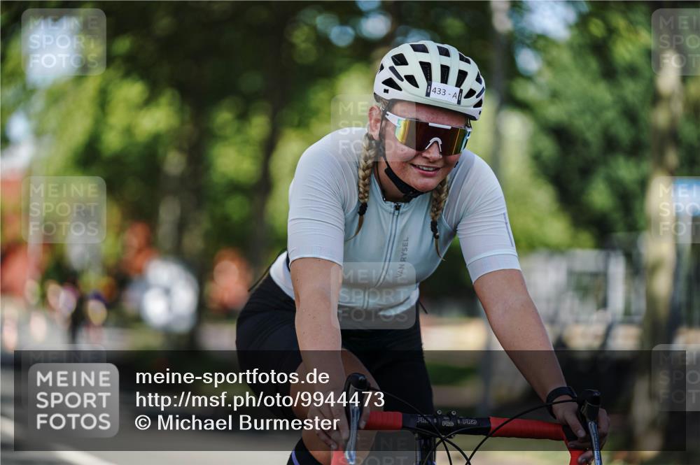 09.08.2026 - GEWOBA Citytriathlon Bremen Michael Burmester http://msf.ph/oto/9944473 09.08.2026 10:33:29 Radfahren 177, 282, 285, 331, 410, 433, 484 meine-sportfotos.de